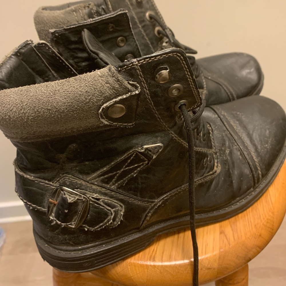 Snow boots